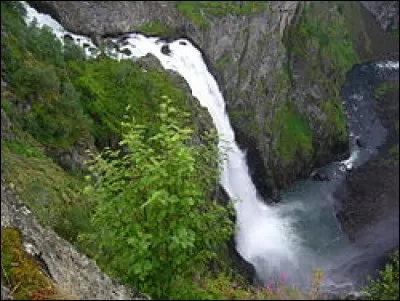 O&ugrave; se trouvent les chutes de Voringfossen ?