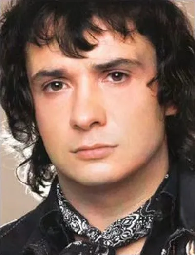 A qui disait-il bonsoir ?