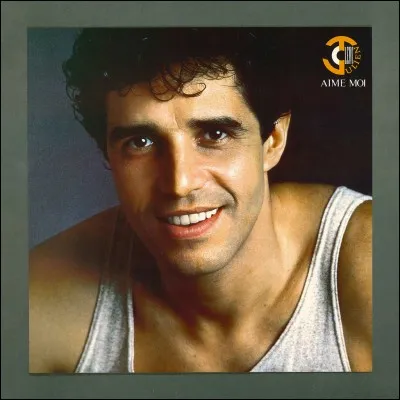 Elle a des seins tout pointus, dîtes jamais qu'il vous a dit ça, ou bien elle le tue !