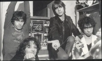 Son prince charmant a foutu l'camp avec la Belle au bois dormant !