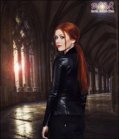 Courage, il ne reste plus que cinq questions. Dans "ShadowHunters", Clary a eu une liaison avec ...