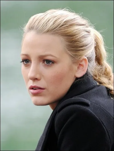 Nous allons maintenant parler de "Gossip Girl". Avec qui se marie la petite Serena à la fin de la dernière saison ?