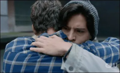 Parlons peu, parlons "Riverdale". Comment s'appelle le père de Jughead ?