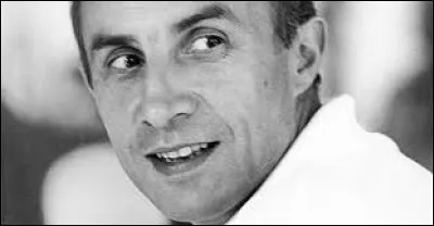 Couturier français, j'ai exercé chez Balenciaga dans les années 1950 et fondé ma maison en 1961. Surnommé "le Corbusier" de la mode, j'ai été le promoteur de la minijupe et du pantalon pour les femmes. Décédé en 2016, je suis...