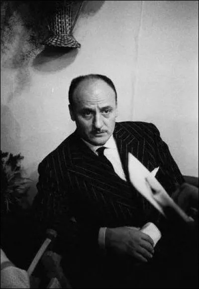 Couturier français, je dois mon métier à une rencontre avec Christian Dior. Ma première robe s'appelait "Petit Profit". J'ai aussi beaucoup créé pour la scène et le cinéma. J'incarne l'élégance française, je suis...