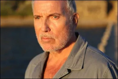 "J'ai rencontré Dean peu après que ma femme et moi nous sommes séparés." est extrait de : 

Indice : le titre d'une chanson de Bernard Lavilliers ;)