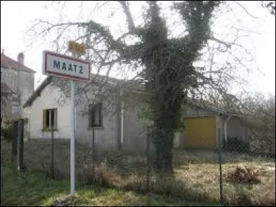 Nous sommes de nouveau dans le Grand-Est, à l'entrée de Maâtz. Village de 82 habitants, dans l'arrondissement de Langres, il se situe dans le département ...