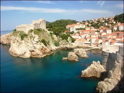 Vous croisez un mendiant en rue. Que faites-vous ?