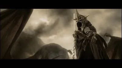 Qui arrive à tuer le Roi-Sorcier d'Angmar ?