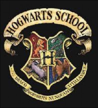"Harry Potter à l'école des sorciers".
Qui est le professeur qui essaye de voler l'objet que Harry Potter recherche ?