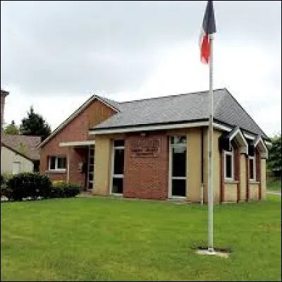 Petit tour en Normandie, à Hattenville. Commune du Pays de Caux, elle se situe dans le département ...