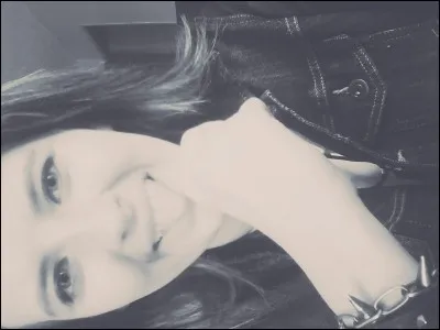 Trendy Jinxx (YouTubeuse) est :