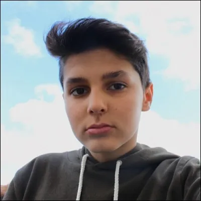 Comment s'appelle la grande sur de Enzo ?