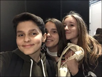 Avec qui Enzo est-il ami ?