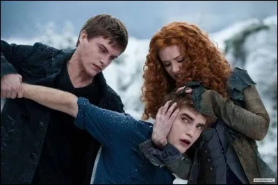 Dans ce passage, qui détourne l'attention de celui-ci ?