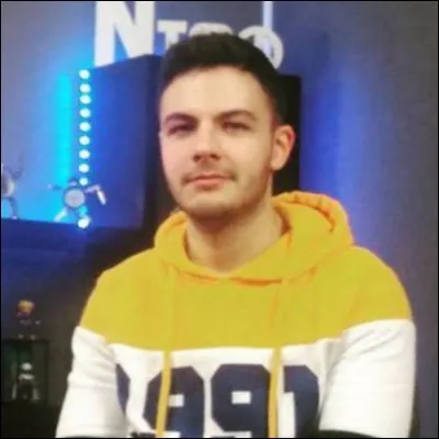 Lequel de ces youtubeurs fait des vidéos avec "Nico" ?