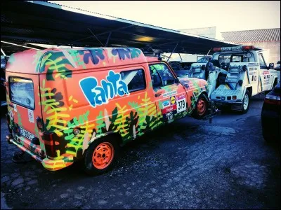 Quel youtubeur était dans la voiture "Fanta" avec Amixem lors du 4L Trophy ?