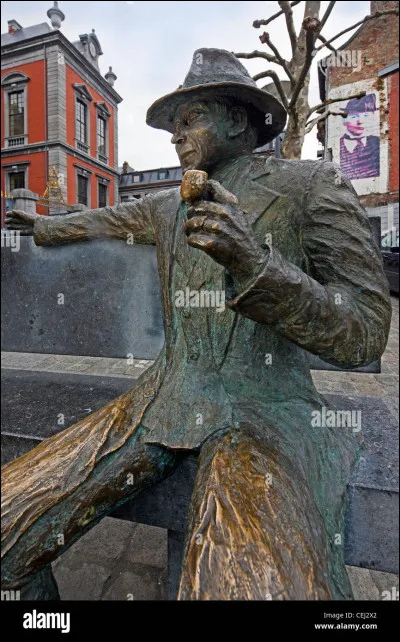 Il écrit son premier "Maigret" pendant la guerre, mais combien en écrivit-il durant toute sa vie ? (nouvelles non comprises)