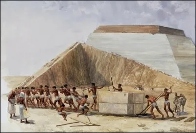 La majorité de la main-d'uvre pour la construction des pyramides était des esclaves.