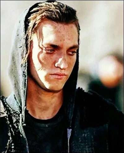 Pourquoi Murphy a-t-il été banni du camp ?