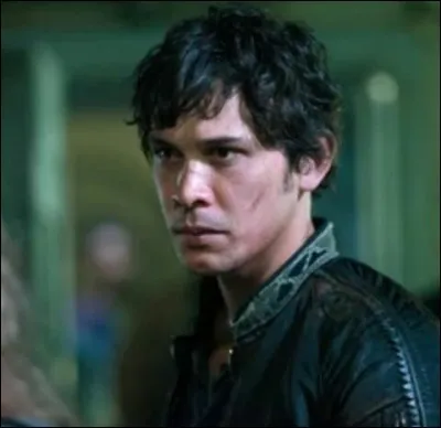 Qu'a fait Bellamy pour rejoindre les 100 ?