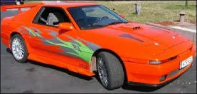 Comment s'appelle la voiture d'Armand Freud ?