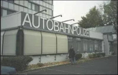 Où travaille Semir ?