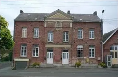 Commune des Hauts-de-France, dans l'arrondissement d'Avesnes-sur-Helpe, Ramousies se situe dans le d&eacute;partement ...