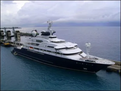 Son yacht en fait r&ecirc;ver plus d'un ; il est co-fondateur de Microsoft et cet homme est venu passer quelques jours &agrave; La R&eacute;union en juillet 2017. C'est...