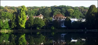 Elle arrive à l'âge de 8 ans en...