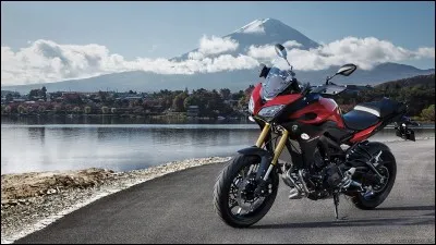 Quel est le nom de cette moto ?