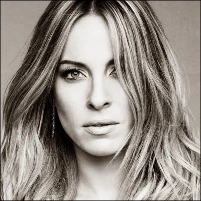 Quelle couleur de cheveux Marie-Mai n'a-t-elle pas eue ?