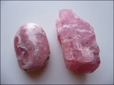 Relatif à la nuque :