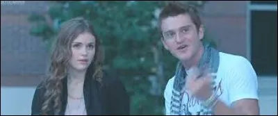 Comment s'appelle son personnage dans "House of Dust" ?