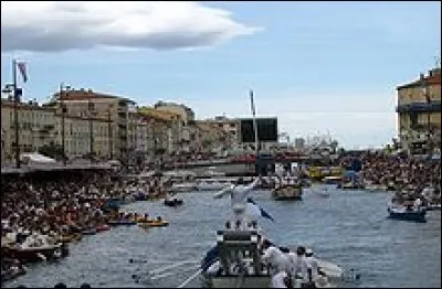 Dans quelle ville française, les joutes nautiques des fêtes de la Saint-Louis se déroulent-elles ?