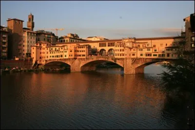 Dans quelle ville d'Italie se trouve le Ponte Vecchio ?