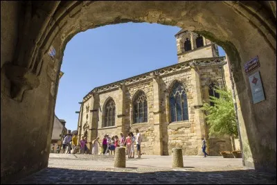 Dans quel département se situe la ville de Montluçon ?