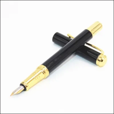 Mon examen est fini. J'ai rang&eacute; mon stylo et mes crayons.Ahh ! J'ai perdu mon stylo noir !