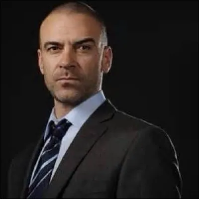 Qu'enseigne Valentin à Jace ?