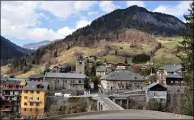 Commune Savoyarde, qui accueille une station de sports d'hiver sur son territoire, Flumet se situe en région ...
