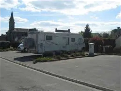 Comme ce camping-car, nous faisons une halte à Saint-Mars-d'Egrenne. Commune Ornaise, elle se situe dans l'ancienne région ...