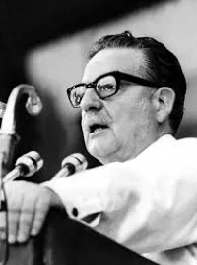 Salvador Allende, président du Chili, était médecin.