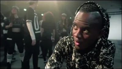 En quelle année le clip de ''On s'fait du mal'' est-il sorti sur YouTube ?