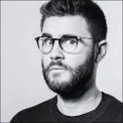 Le nom de famille de Cyprien est...