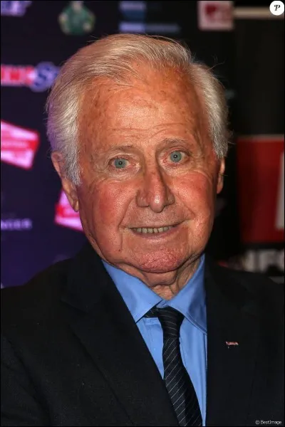Retour vers 1962, pour la première et dernière sélection de ce Monsieur en équipe de France. S'il n'entre pas au panthéon des légendes du foot français comme joueur, il y entre dans le rôle qu'il a tenu dans les années 80. C'est :