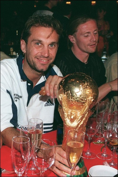 On peut avoir une seule sélection et être champion du monde en 1998, en étant le 3e gardien de l'équipe de France. Je suis :