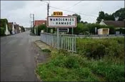 Pour finir, je vous attends dans les Hauts-de-France, à l'entrée de Wandignies-Hamage. Commune du parc naturel région de Scarpe-Escaut, dans l'arrondissement de Douai, elle se situe dans le département...
