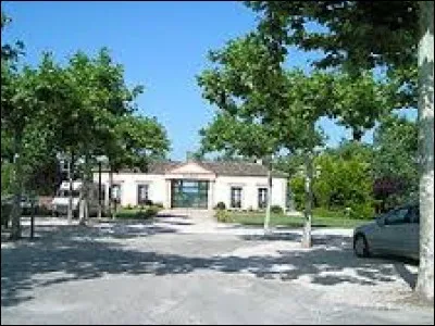 Je vous propose de faire un petit tour dans le Quercy, à Durfort-Lacapelette. Commune d'Occitanie, dans l'arrondissement de Castelsarrasin, elle se situe dans le département ...