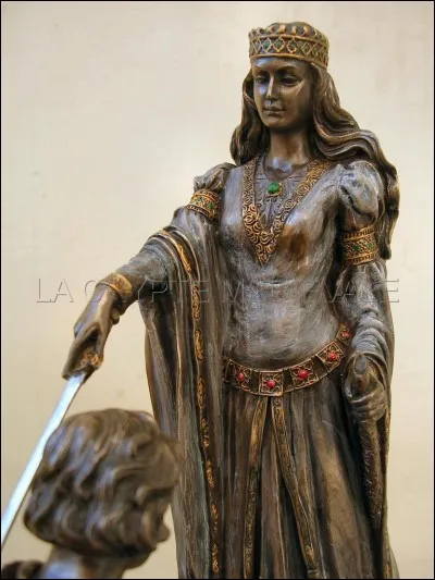 De quel mari Aliénor parle-t-elle quand elle prononce cette phrase : "Je croyais avoir épousé un roi et non un moine." ?