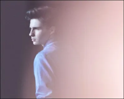 Il a pass&eacute; le bac cette ann&eacute;e et interpr&egrave;te "Sunset Lover"...